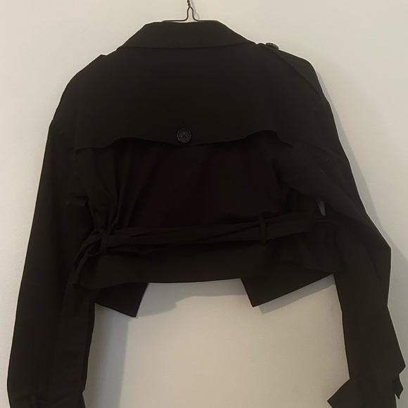 Hot & Delicious Black Cropped Trench Coat - M - Picture 2 of 7